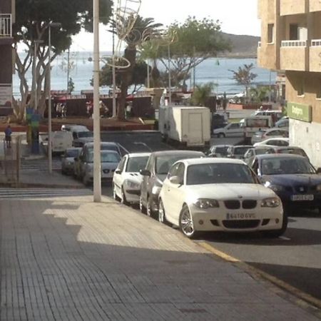Cosy Two-Bedroom Apartment In The Centre Of El Medano Bagian luar foto