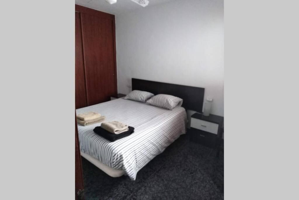 Cosy Two-Bedroom Apartment In The Centre Of El Medano Bagian luar foto