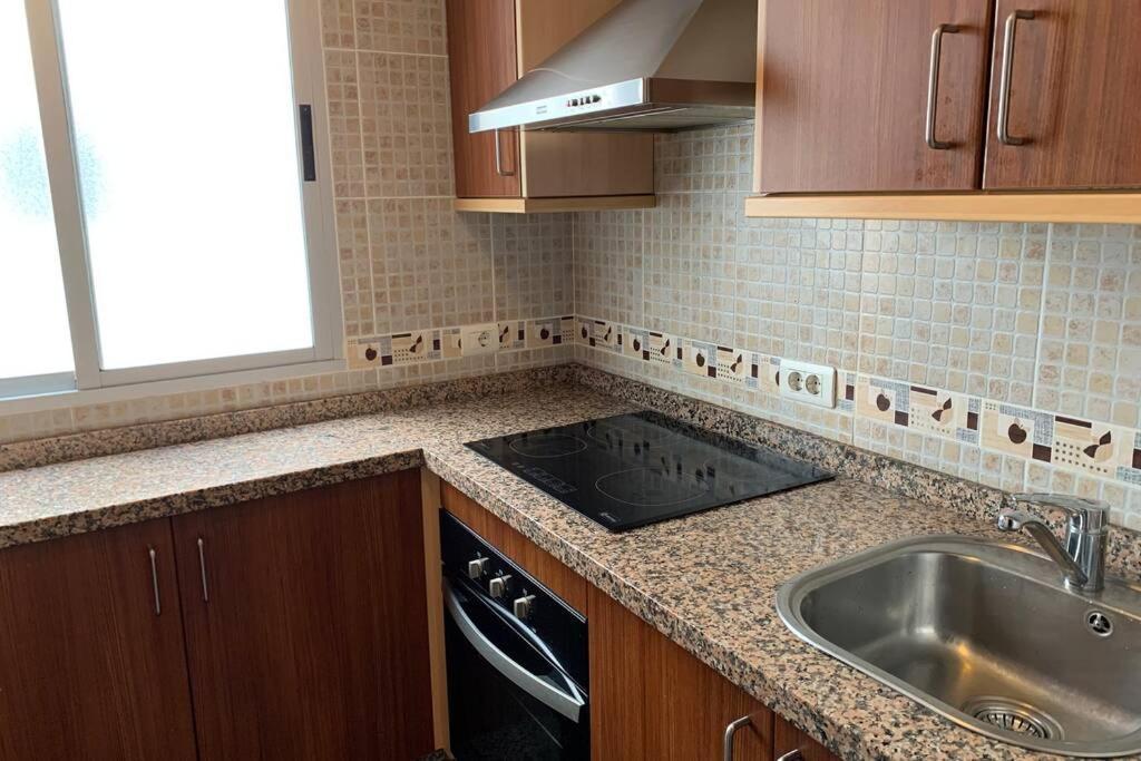 Cosy Two-Bedroom Apartment In The Centre Of El Medano Bagian luar foto